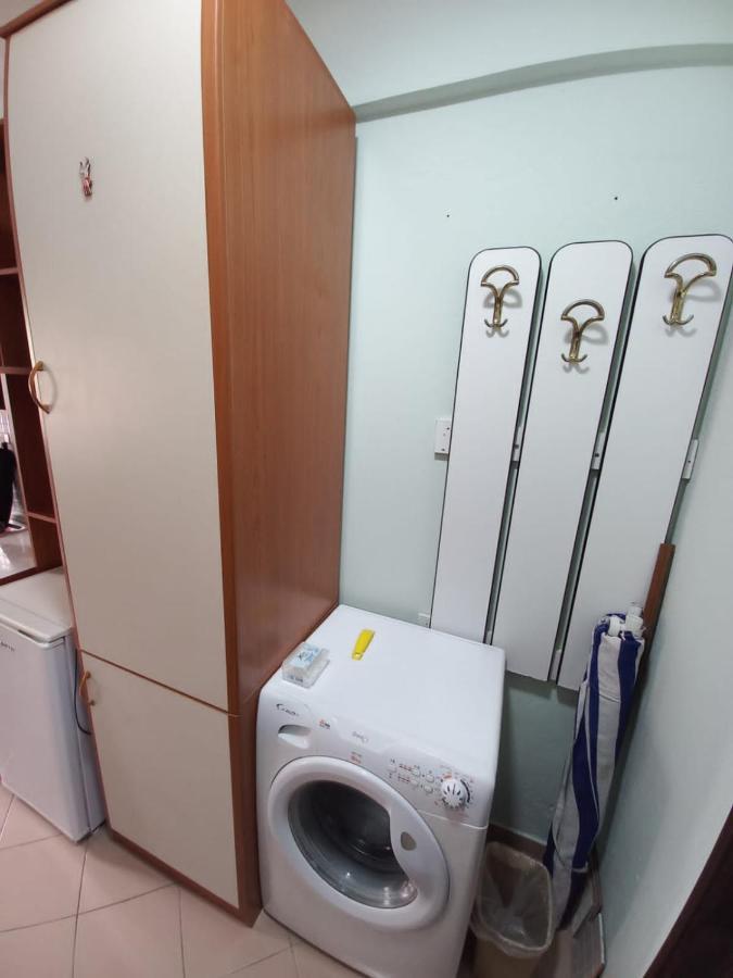 Ema'S Apartment Durres Bagian luar foto